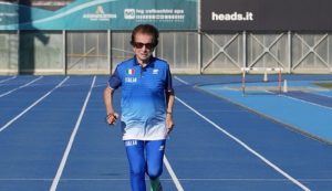 (ВИДЕО) Неверојатна издржливост – Има 92 години и може да истрча 200 метри за околу 50 секунди: Спринтерката која руши рекорди