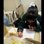 Татко споделил каков е животот на неговата ќерка во Кина: „Таа само учи и спие“