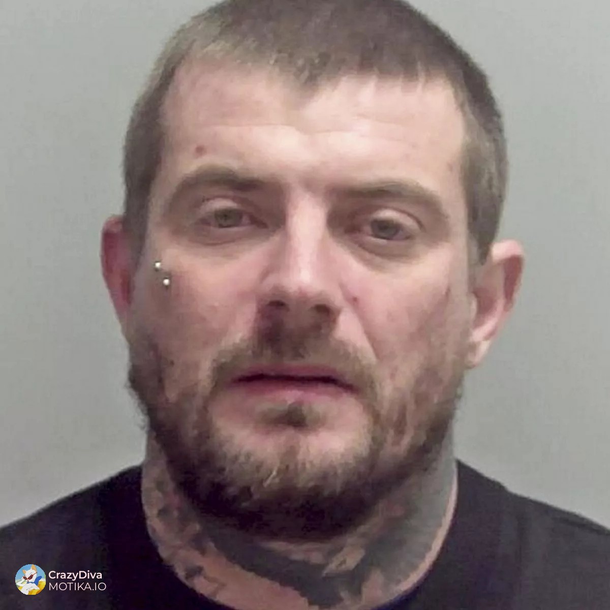 Маж ја избодел партнерката осум пати кога таа го затекнала во кревет со друг маж