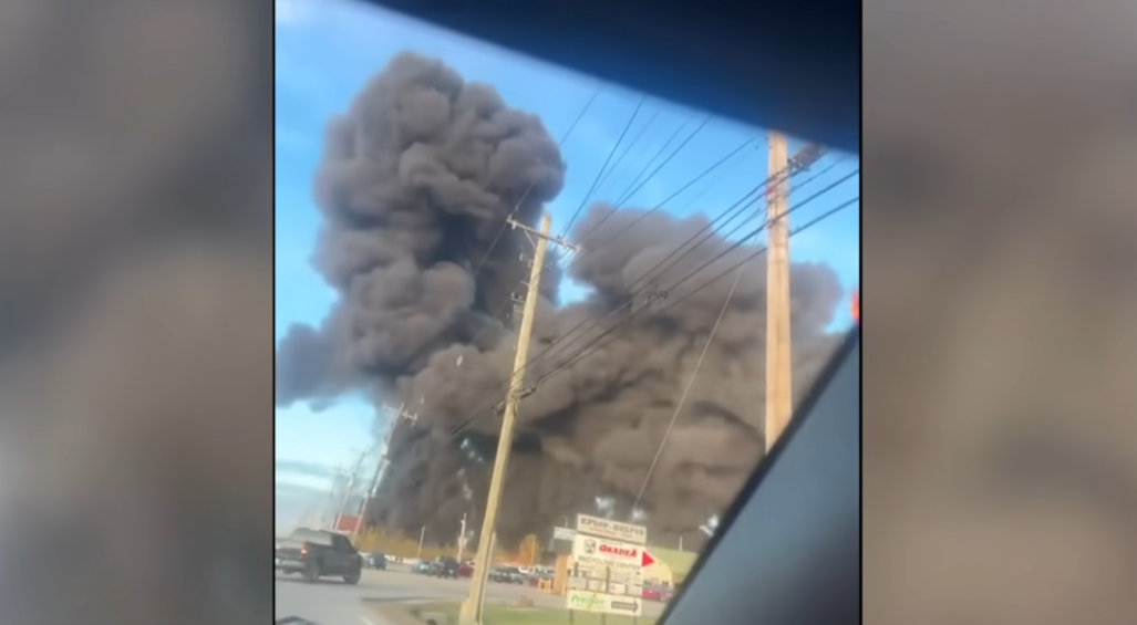 (ВИДЕО) Најмалку седум загинати при уривање на карго-авион во Кентаки