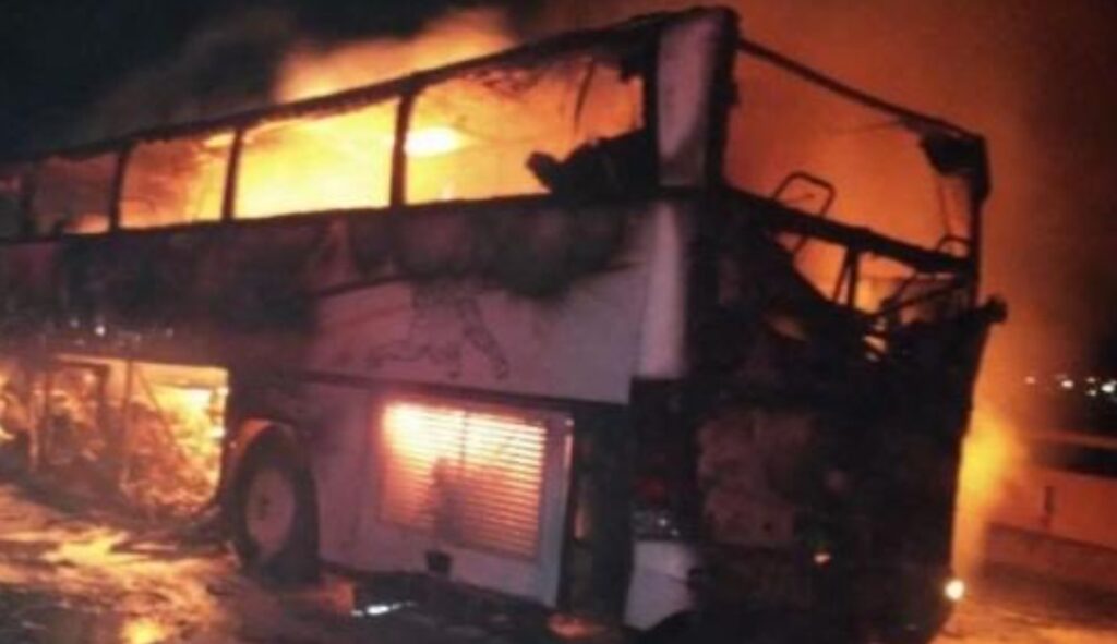 Автобус со 46 индиски аџии целосно изгоре во Саудиска Арабија
