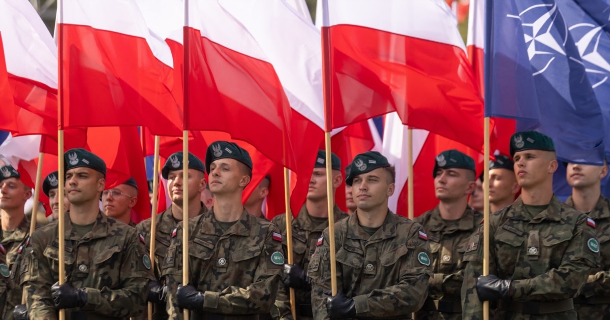 Полска планира воена обука на 400.000 луѓе до 2026