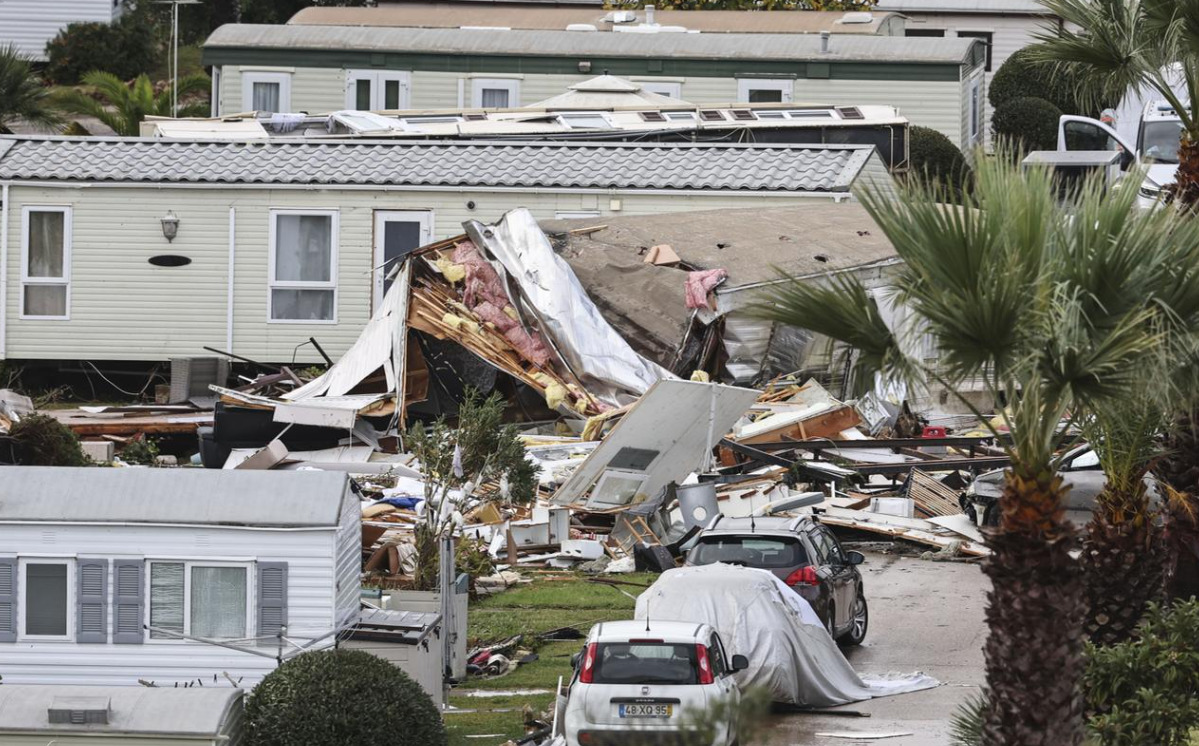 (Видео) Торнадо пустоши во Португалија: три лица загинаа, десетици се повредени