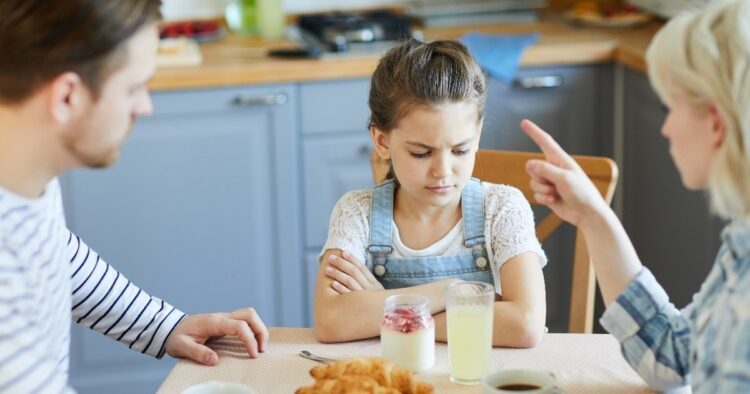 Како строгото воспитување влијае на личноста во возрасна доба