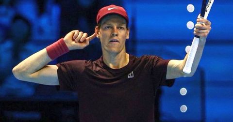 Синер ја доби шаховската битка со Алкараз, за втор трофеј во Торино