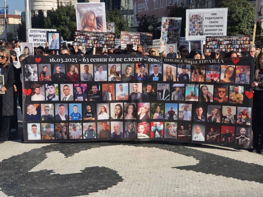 (ФОТО+ВИДЕО) Почна „Маршот за ангелите“ од плоштадот во Скопје