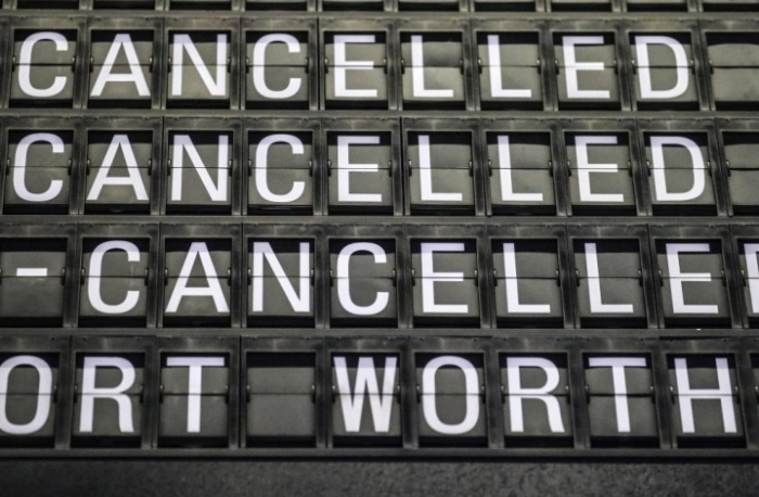 Повеќе од три милиони патници во САД погодени од колапсот на воздушниот сообраќај по прекин на работата на владата