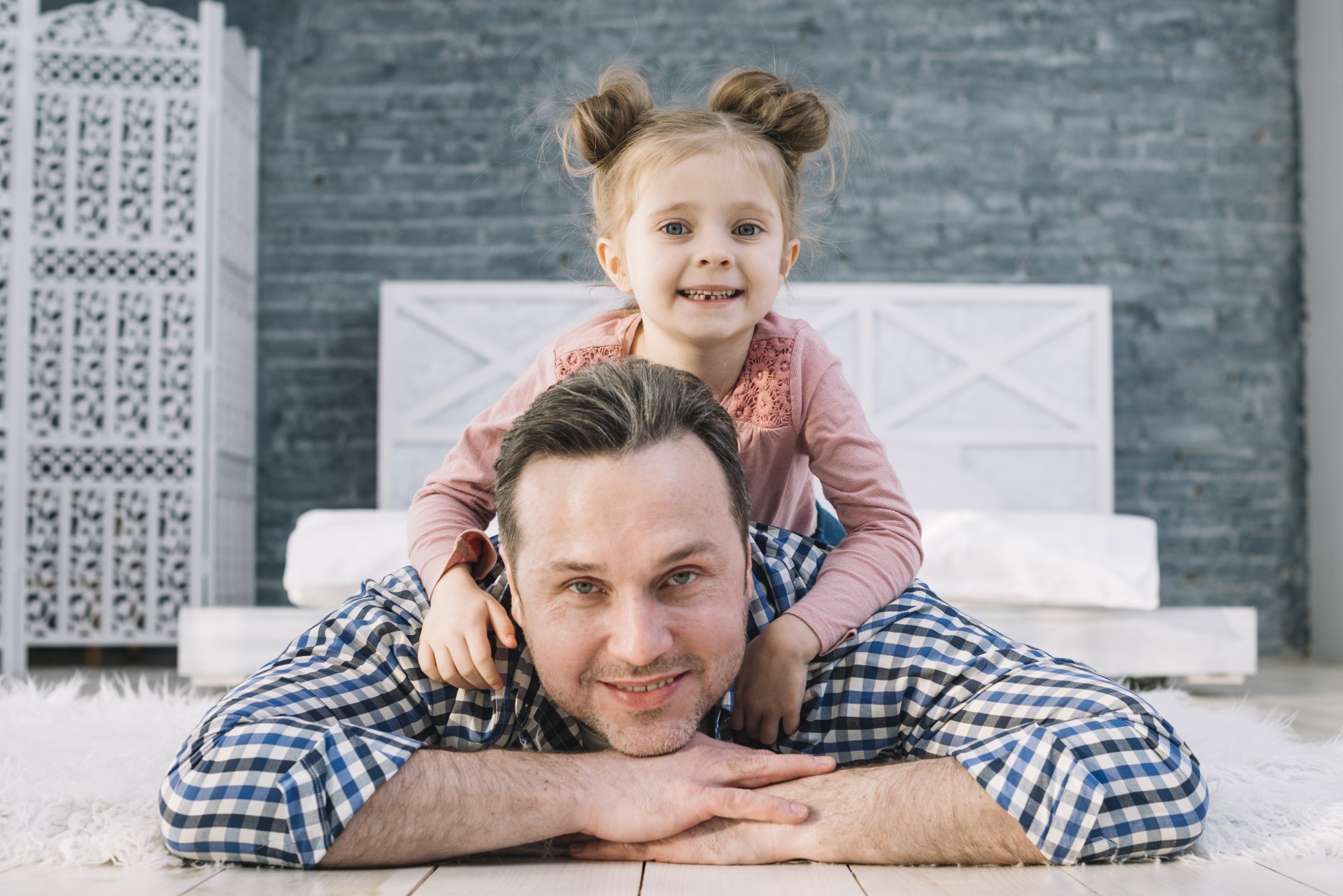 Јас сум самохран татко на 4 ќерки: Најтешко ми како ме гледаат луѓето, а не грижата за моите ќерки