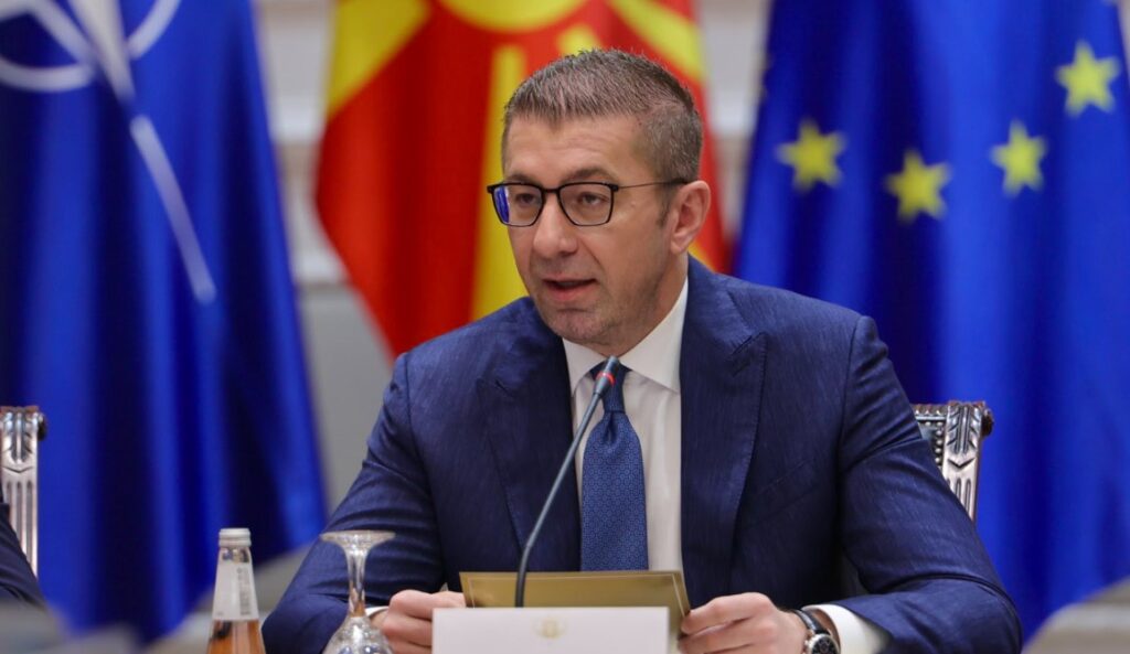 Мицкоски по повод Денот на албанската азбука: Македонија е дом на различности кои ја збогатуваат нашата заедничка национална приказна