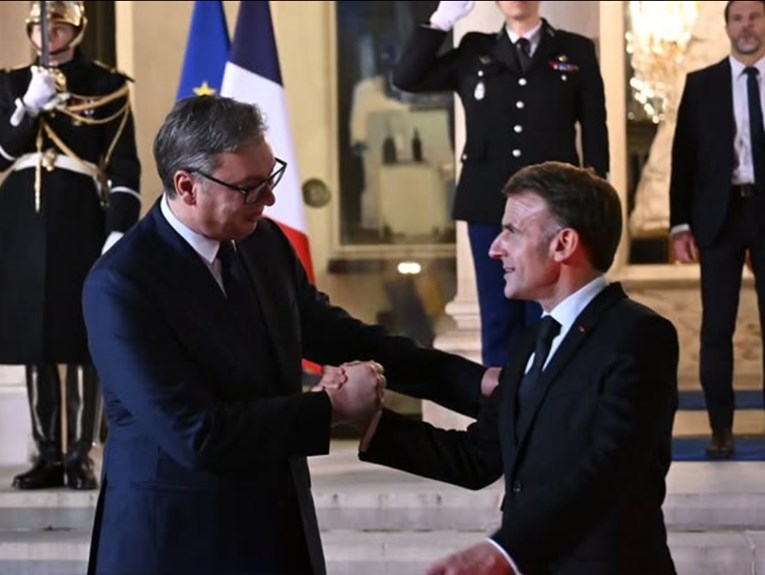 (Видео) Вучиќ по средбата со Макрон: Белград конечно добива метро