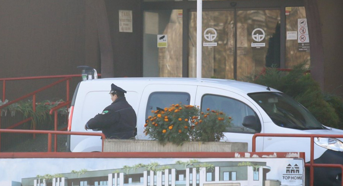 Бројот на жртви во пожарот во домот за стари лица во Тузла се искачи на 17, а починаа уште две жени