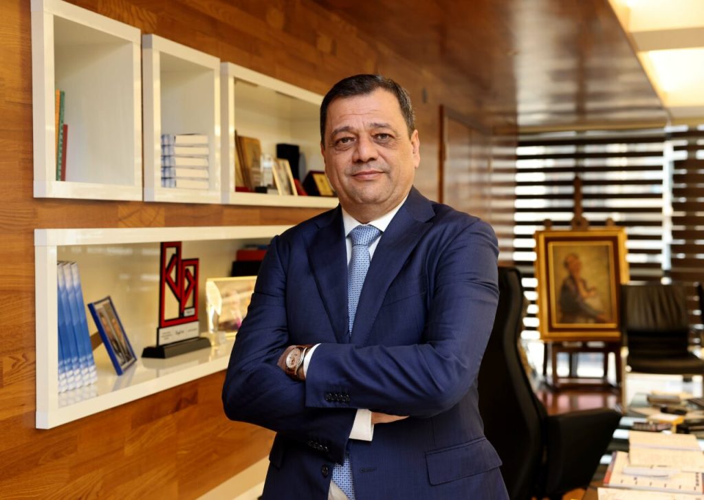 Кочо Анѓушев најмил лобисти за 1,5 милиони долари за да го симнат од „црната листа“ на САД