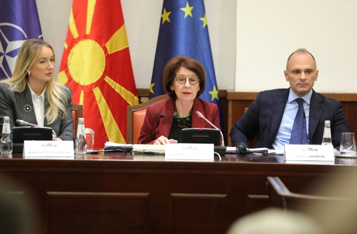 Сиљановска-Давкова: ЕУ немаше јасна стратегија за Балканот, доцнеше зад САД, а и денес преферира двојни стандарди 