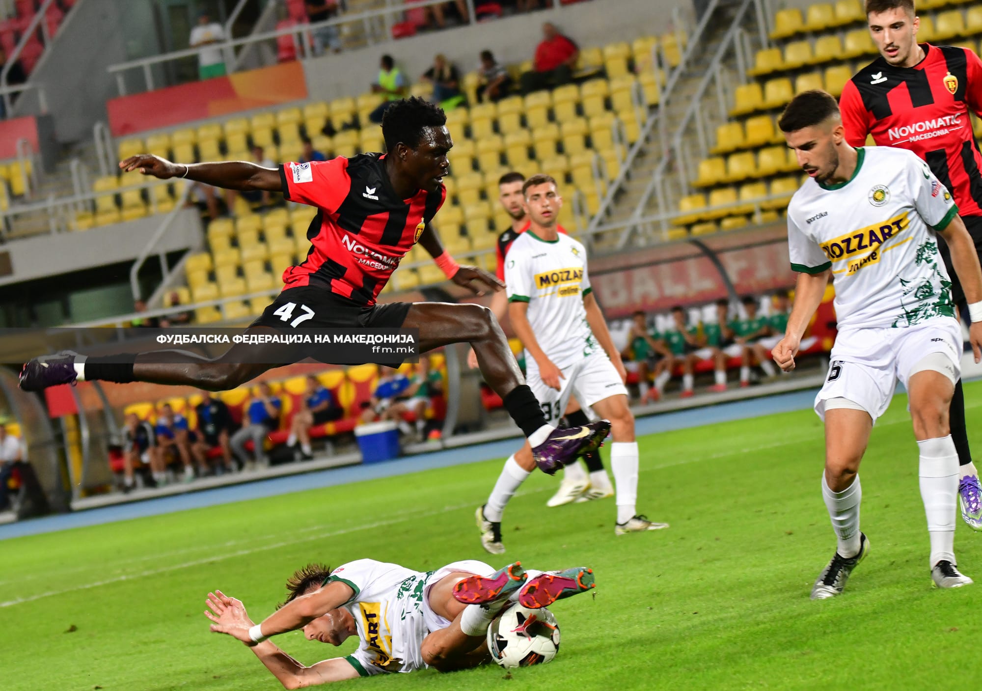 Тежок удар за лидерот – Вардар на подолг период остана без Мато!