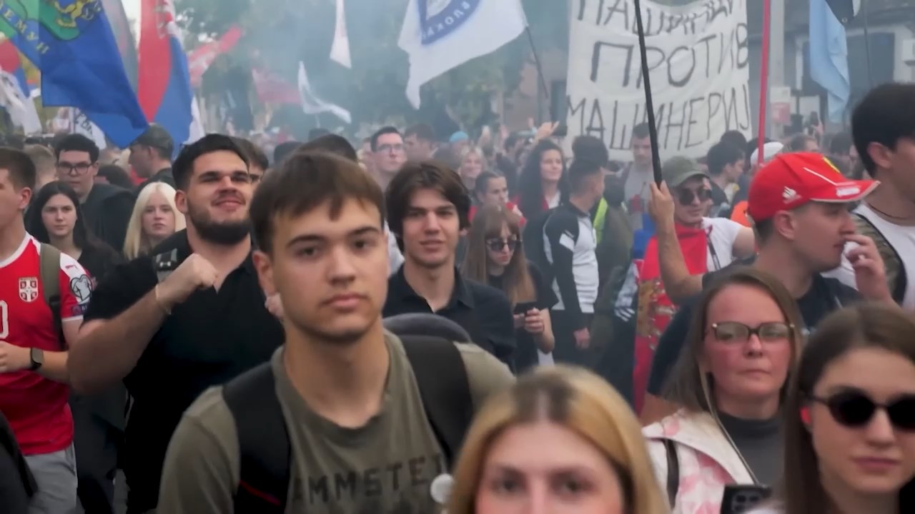 Голем собир во Нови Сад – годишнина од настрешницата