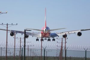 Илјадници откажани и одложени летови во САД поради затворањето на владата