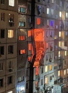 Русите силно ја нападнаа Украинак кружат фотографии од зградата во која се урна дрон