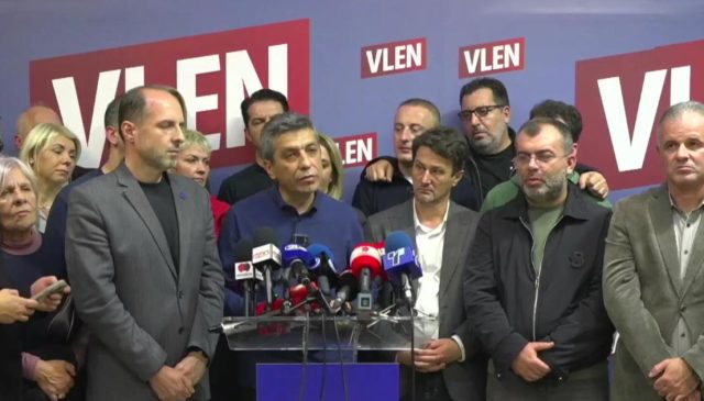 Премиерот засега ја исклучува можноста ВЛЕН да добие уште еден министер во Владата