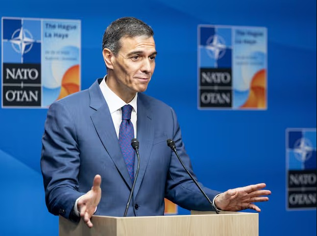 Санчез: Европа не смее да биде вооружена до заби