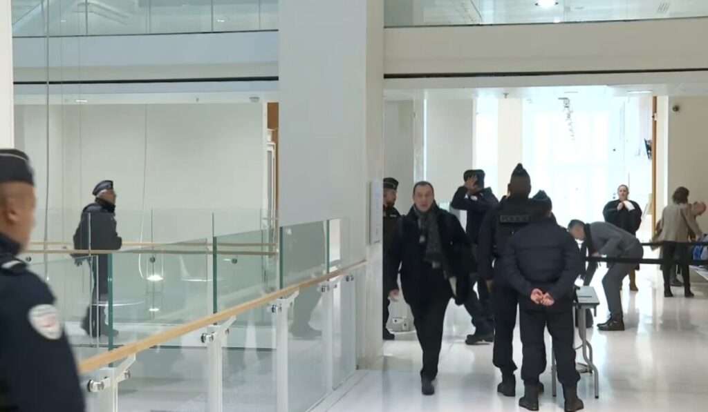 Апелацискиот суд го ослободи Никола Саркози од затвор