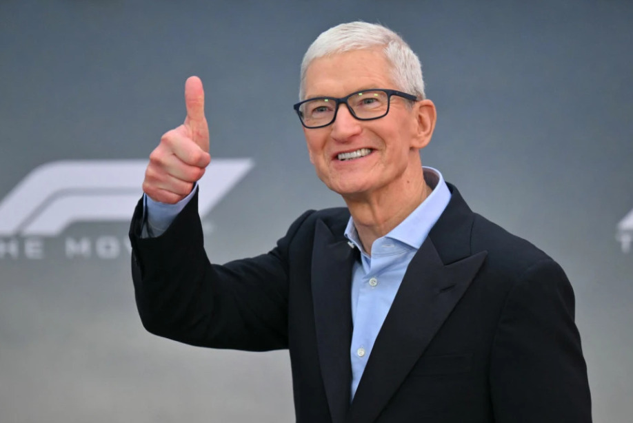 Apple е подготвен да го замени Тим Кук веќе следната година