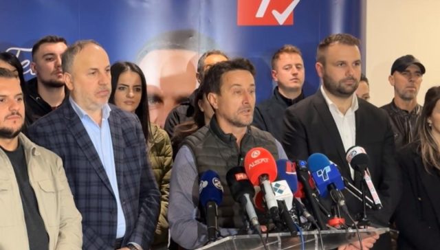 ВЛЕН тврди дека е втора политичка сила во Македонија и побара оставка од Ахмети