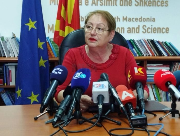 ЈАНЕВСКА: Учебниците се решен проблем, директорите на училиштата сериозно да работат, догодина нема да „прогледуваме низ прсти“