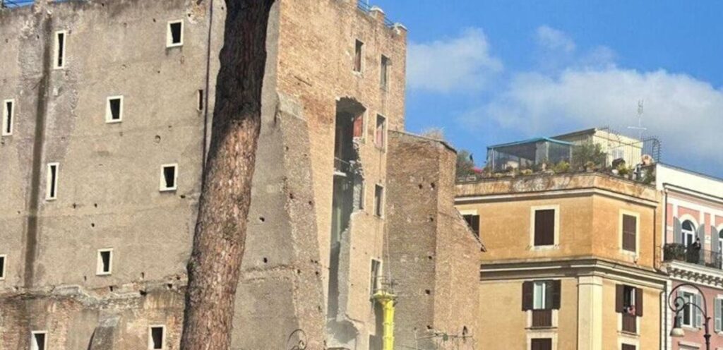 Почина работникот кој беше извлечен од урнатините на кулата Конти во Рим