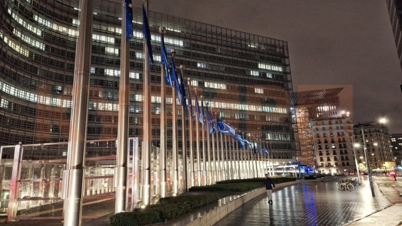 Хрватска најави вето за Србија во ЕУ