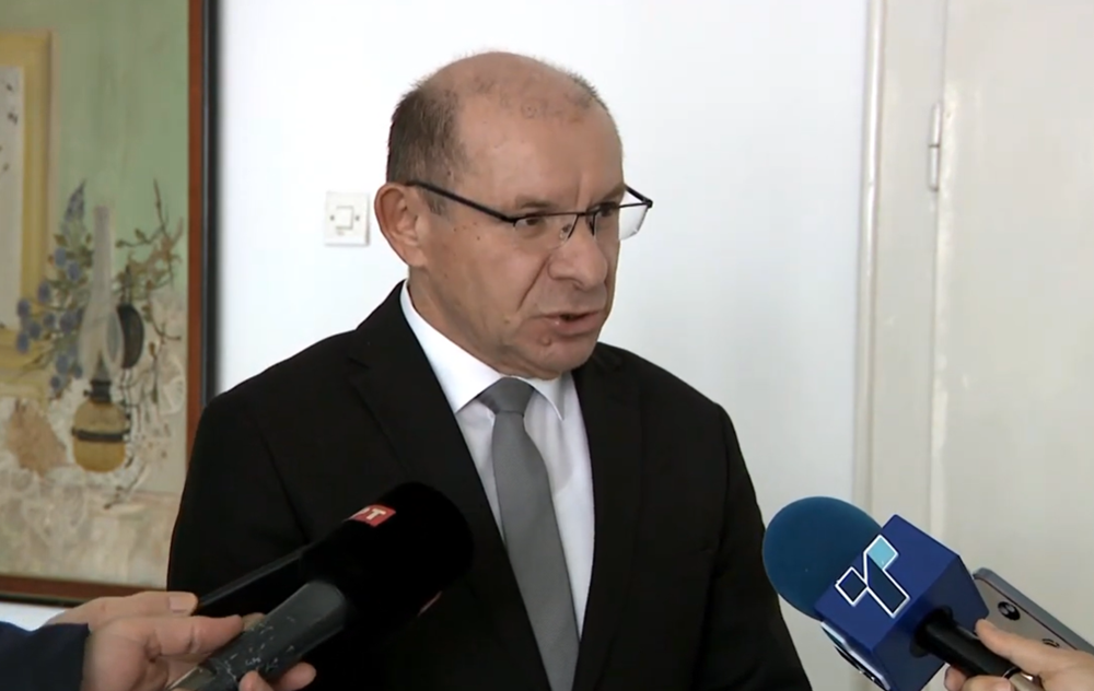 Мицкоски сугерира, но Коцевски не открива дали има и други предмети за злоупотреби со средства од ИПАРД-програмата