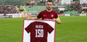 Страотен удар на Велкоски, за среќа е во добра состојба (ВИДЕО)