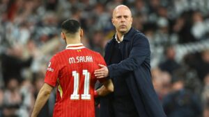 Хаос во Ливерпул – менаџерот Слот го исфрла Салах од составот за мечот со Интер во ЛШ?