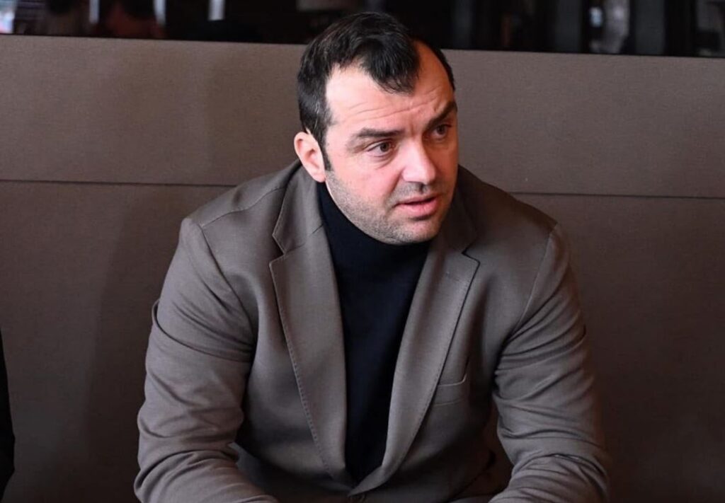 Пандев за Ангеловски: Се јави замислениот Наполеон, ај со мене во пензија, доста ти е!