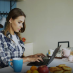 Овој ВИ-асистент овозможува повеќе време за родителот, а помалку хаос