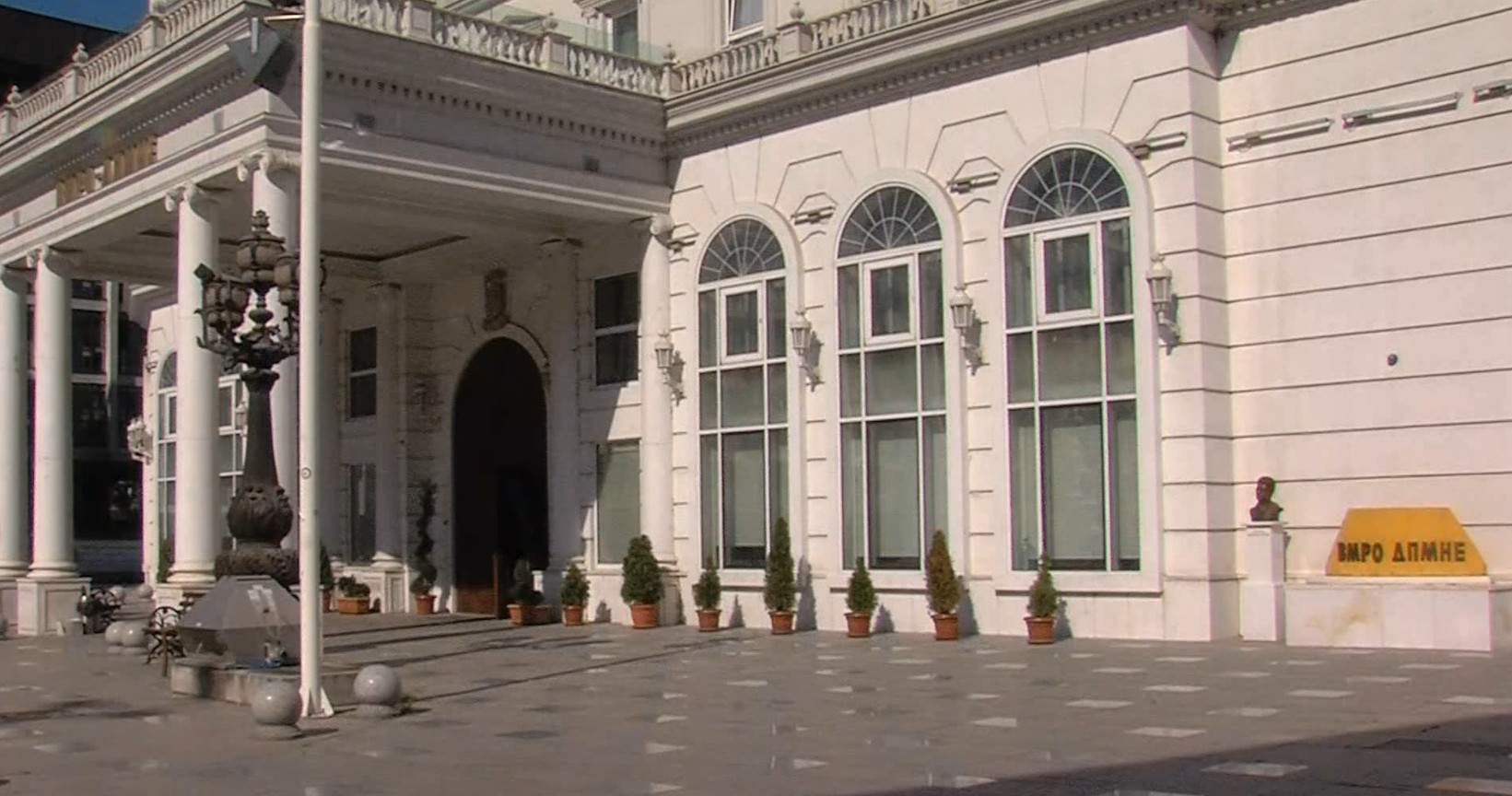 Томовски утре ќе поднесе тужба по серијата обвинувања на СДСМ дека негова семејна фирма добива милионски тендери од држaвата