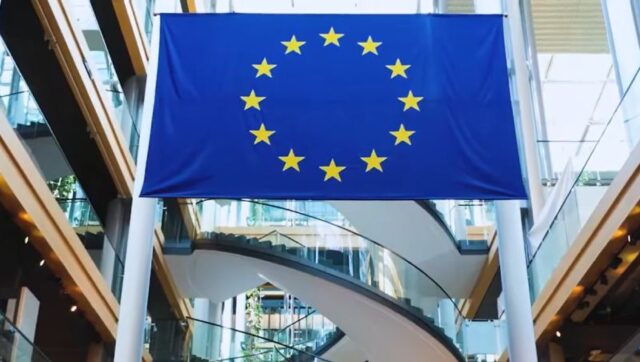 ЕУ наметнува такса од 3 евра за мали пакети