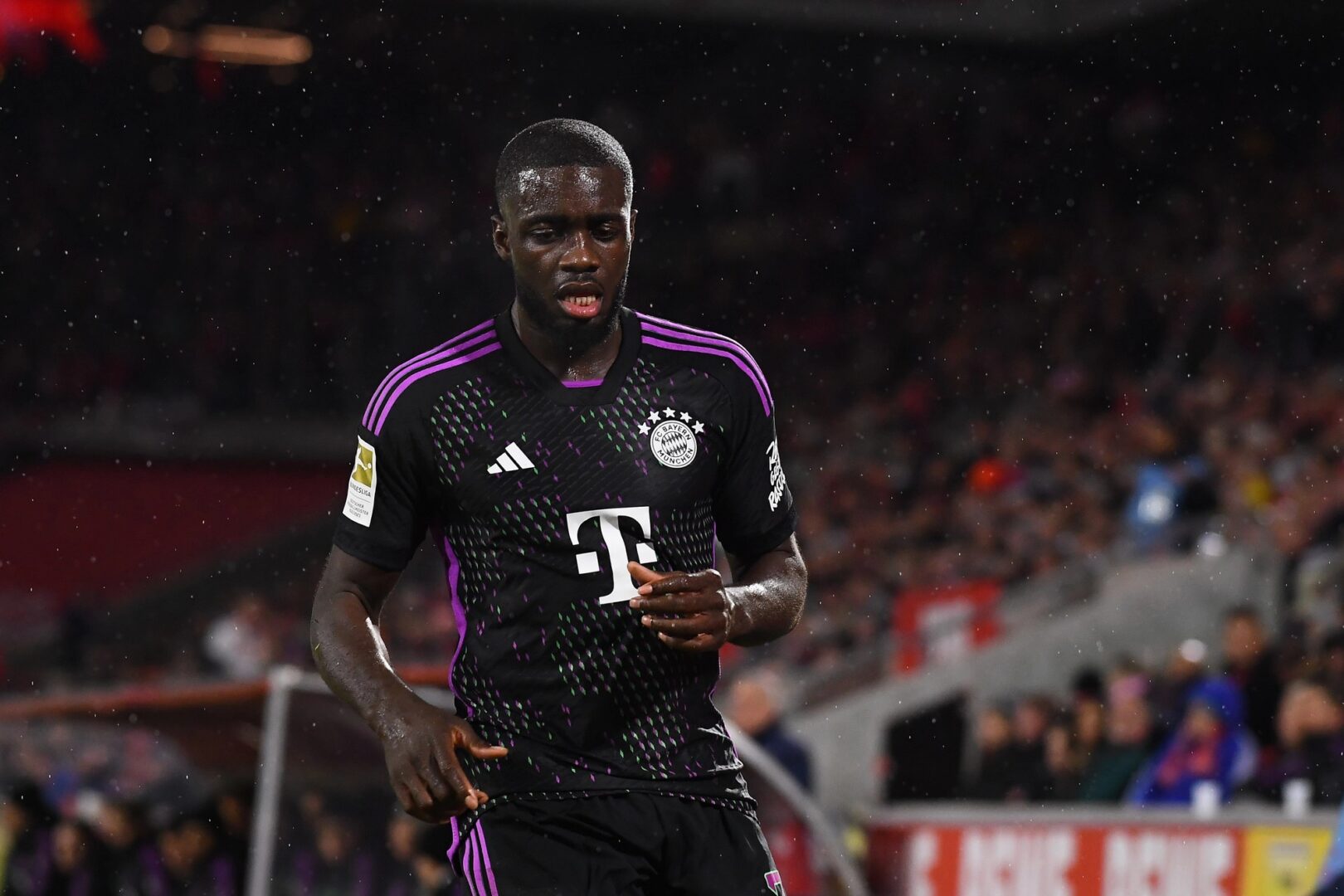 Ова нема да им се допадне на Реал и ПСЖ, Упамекано останува во Баерн