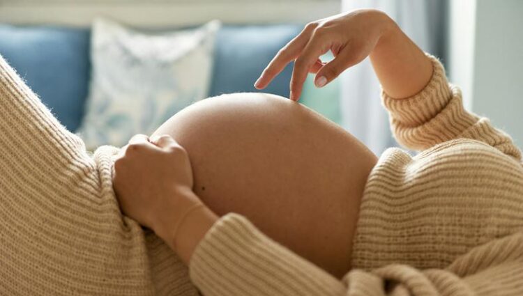 Може ли кивањето за време на бременоста да му наштети на бебето?