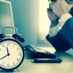 Работниот ден без крај и платата што не се менува