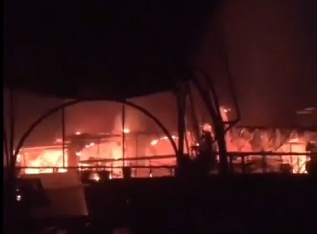 ВИДЕО Пожар зафати ноќен клуб во Гоа, Индија – најмалку 25 загинати