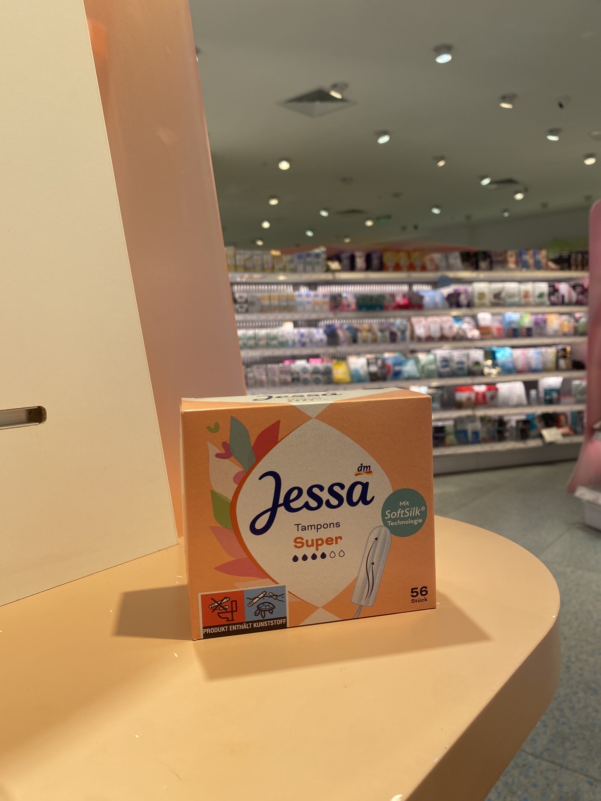 Овие Jessa тампони чинат 159 денари, а во пакувањето има 56 парчиња: погледни ги и останатите секогаш поволно фаворити од Jessa!