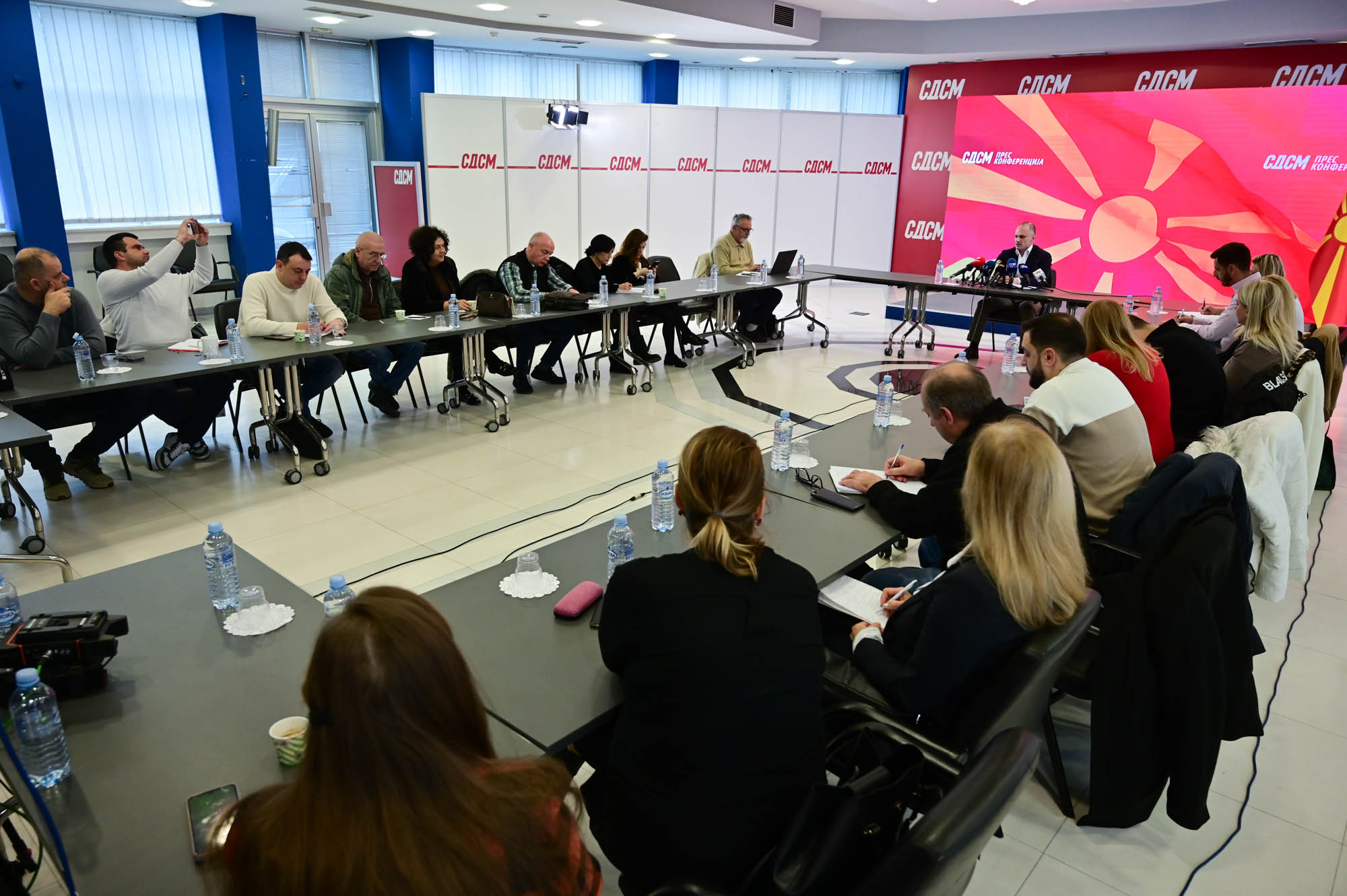 (Видео) Филипче: 161 тендери доделени на една компанија, власта се грижи само за сопствени интереси