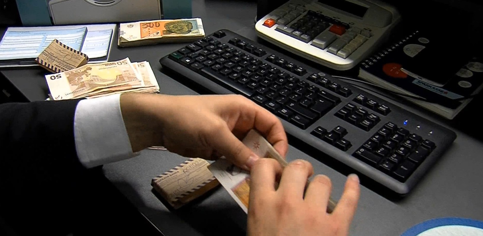 Измени во Законот за финансиски друштва и еврообврзница од милијарда евра поделена на два дела, најавува министерката Кочоска