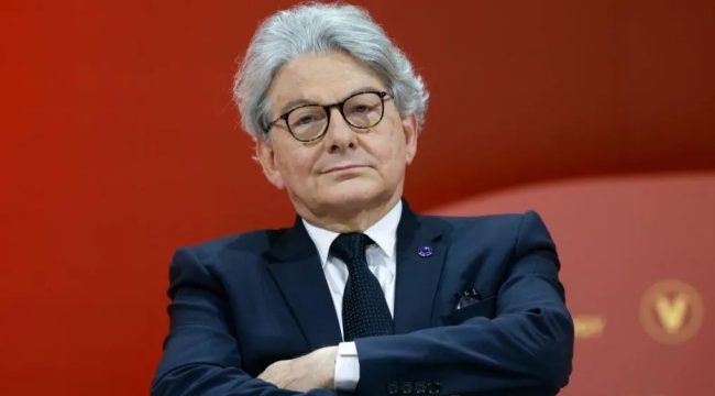 САД ИМ ЗАБРАНИЈА ВЛЕЗ НА ПОРАНЕШНИОТ ЕВРОКОМЕСАР ТЈЕРИ БРЕТОН И УШТЕ ЧЕТВОРИЦА ПОРАДИ НАВОДНА ЦЕНЗУРА НА ИНТЕРНЕТ