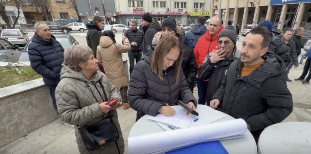 Протест и петиција пред УЈП во Куманово – поранешни работници во Авганистан и Ирак треба да платат данок за 2020 година