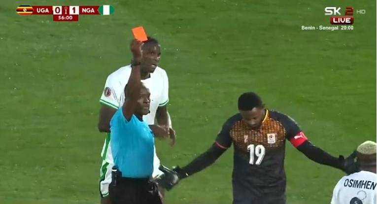 Невидени сцени на Африканскиот куп: На еден меч за Уганда бранеа тројца голмани! (ВИДЕО)