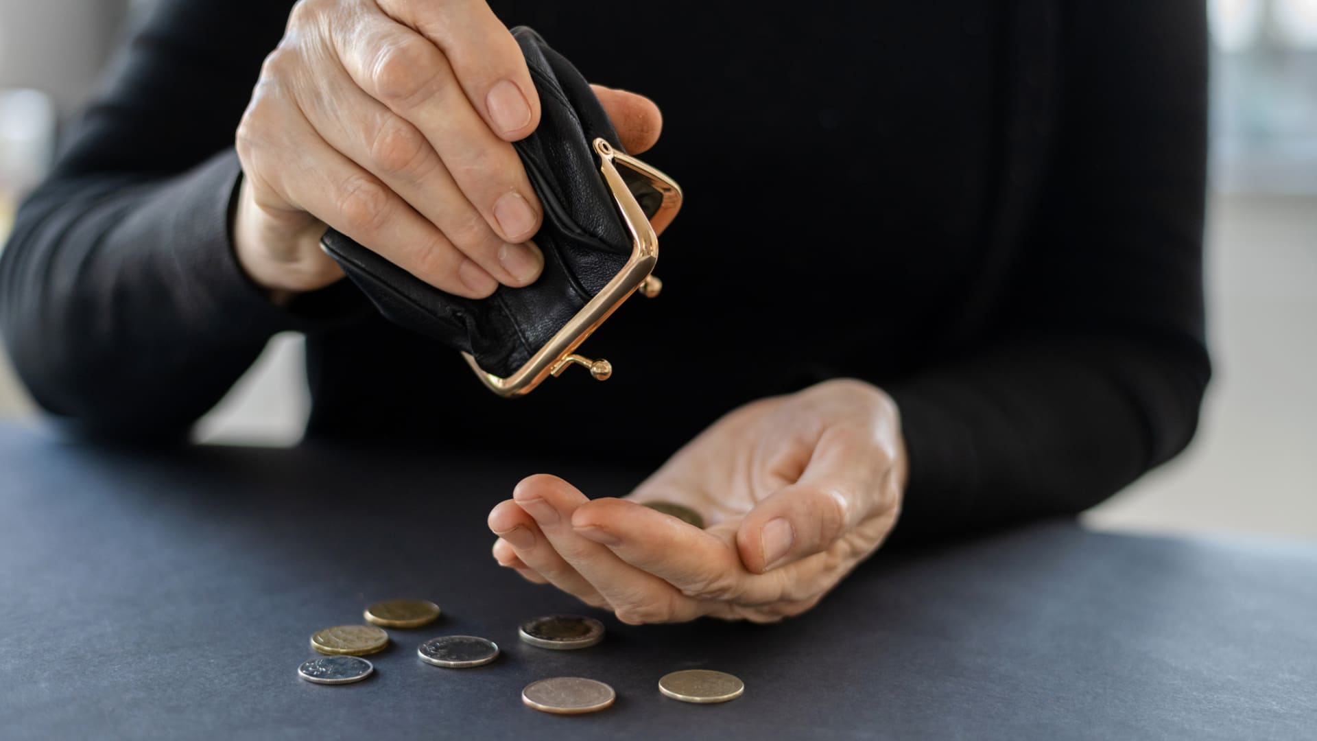 Стапката на сиромаштија од 23% во 2020 г. лани е намалена на 21,9% – првпат по 30 години Џини индексот во Македонија е под 30%