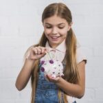 Не кажувајте им на децата „немаме пари за тоа“, постои подобра алтернатива, советува психолог