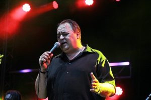 Денес роденден прославува нашиот познат фолк пејач Горан Кукиќ