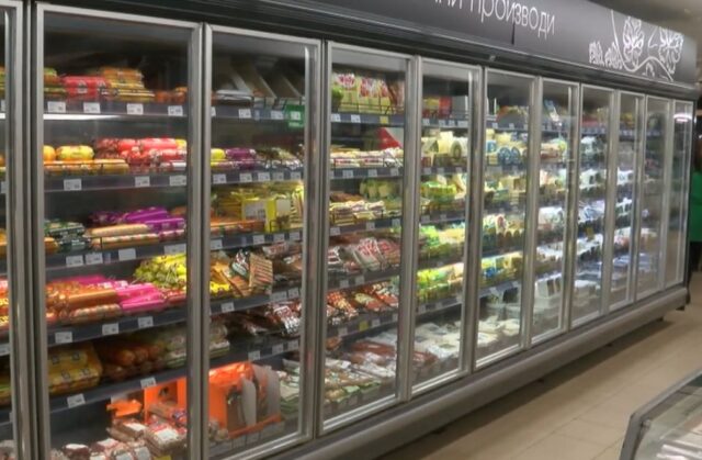 ДЗС: Трговија на мало со храна, пијалаци и тутун номинално е зголемена за 13.7 %